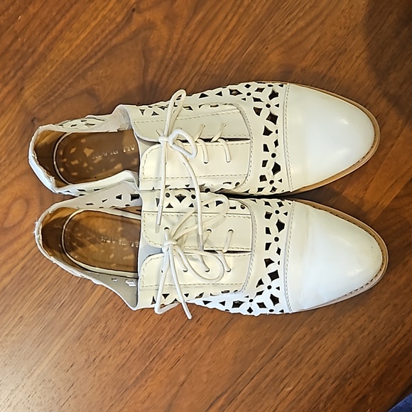 All Black Cream Lace Up Oxfords - Picture 2 of 9